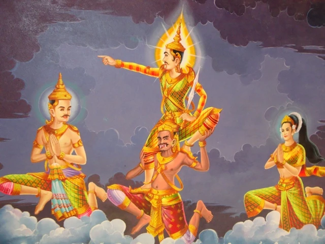 Kunstvolle Darstellung von vier mythologischen Figuren in traditioneller Kleidung vor wolkigem Hintergrund, eine Figur in gelber Tracht hebt den Arm